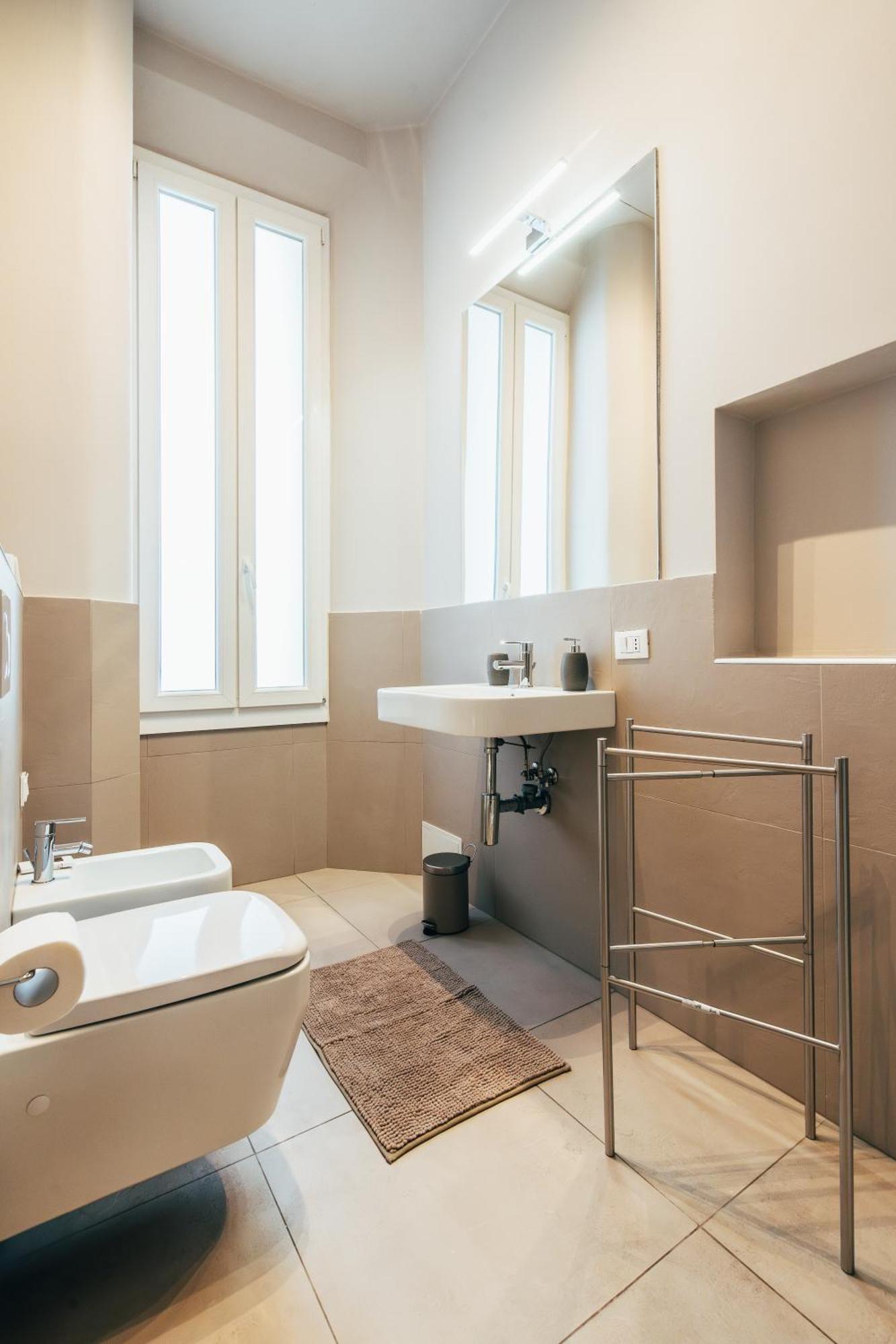 Bologna Suites - Private Bathroom Exterior foto
